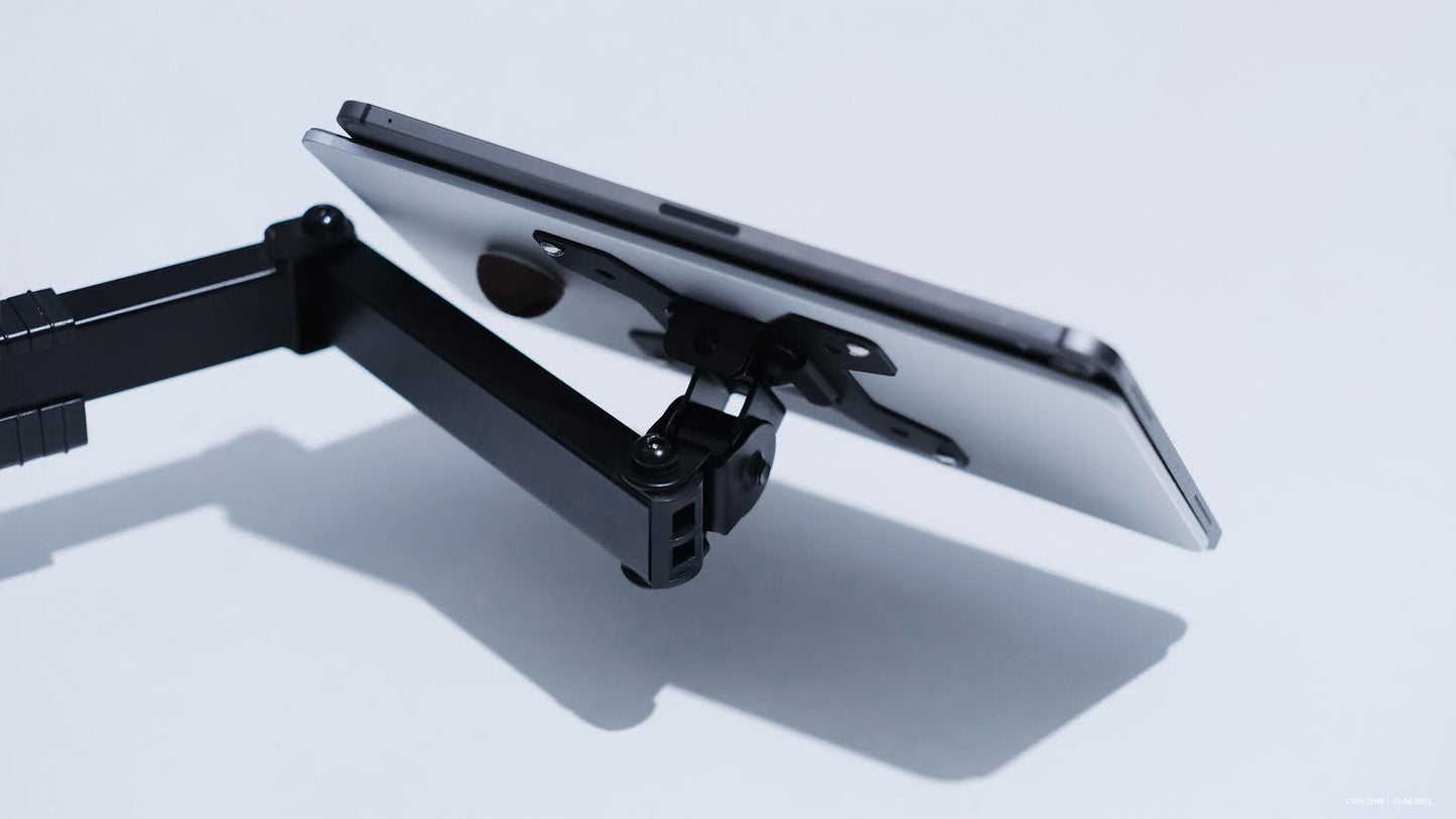 iPad Magnetic VESA Mount